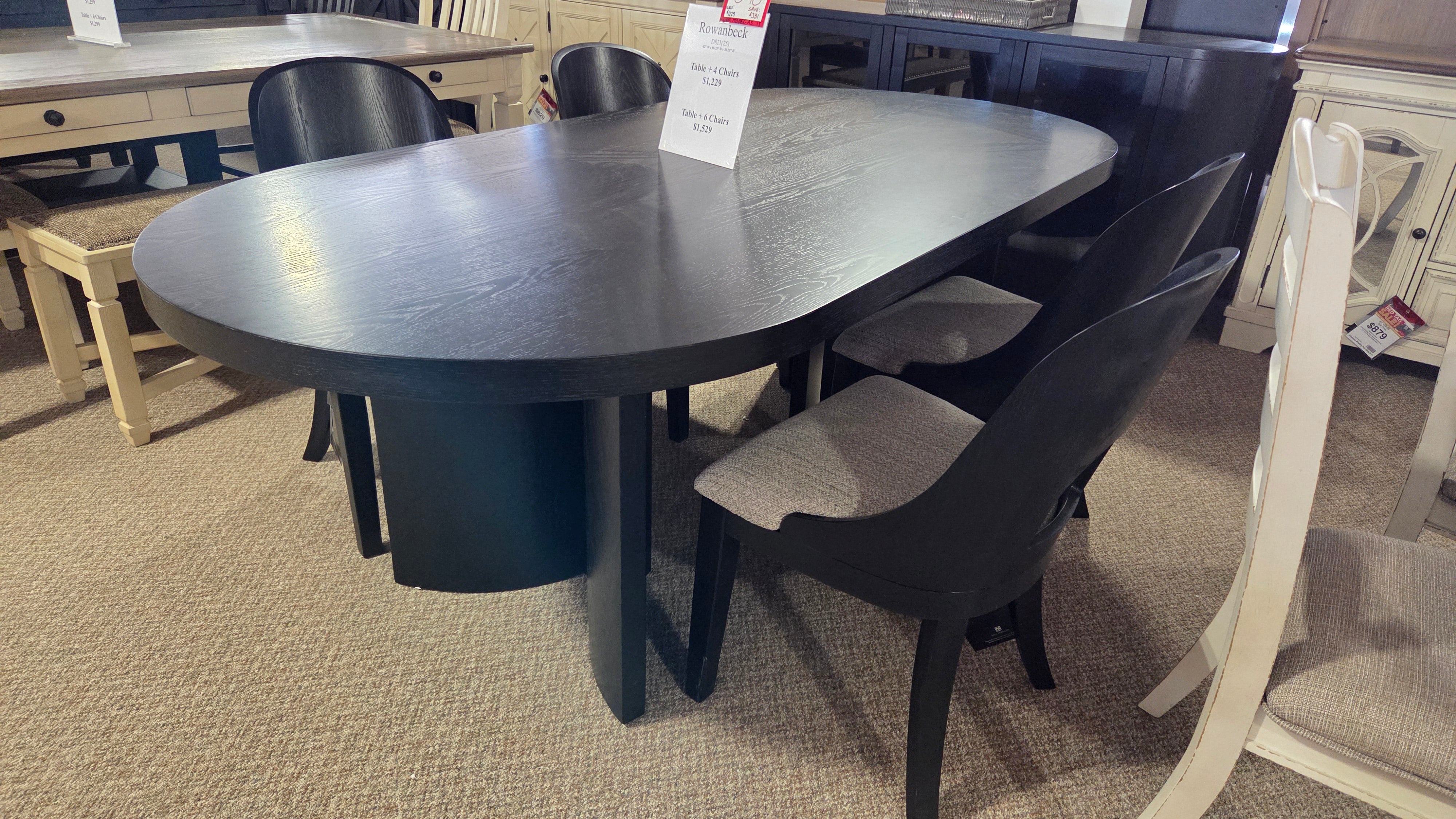 Rowanbeck 5pc table set
