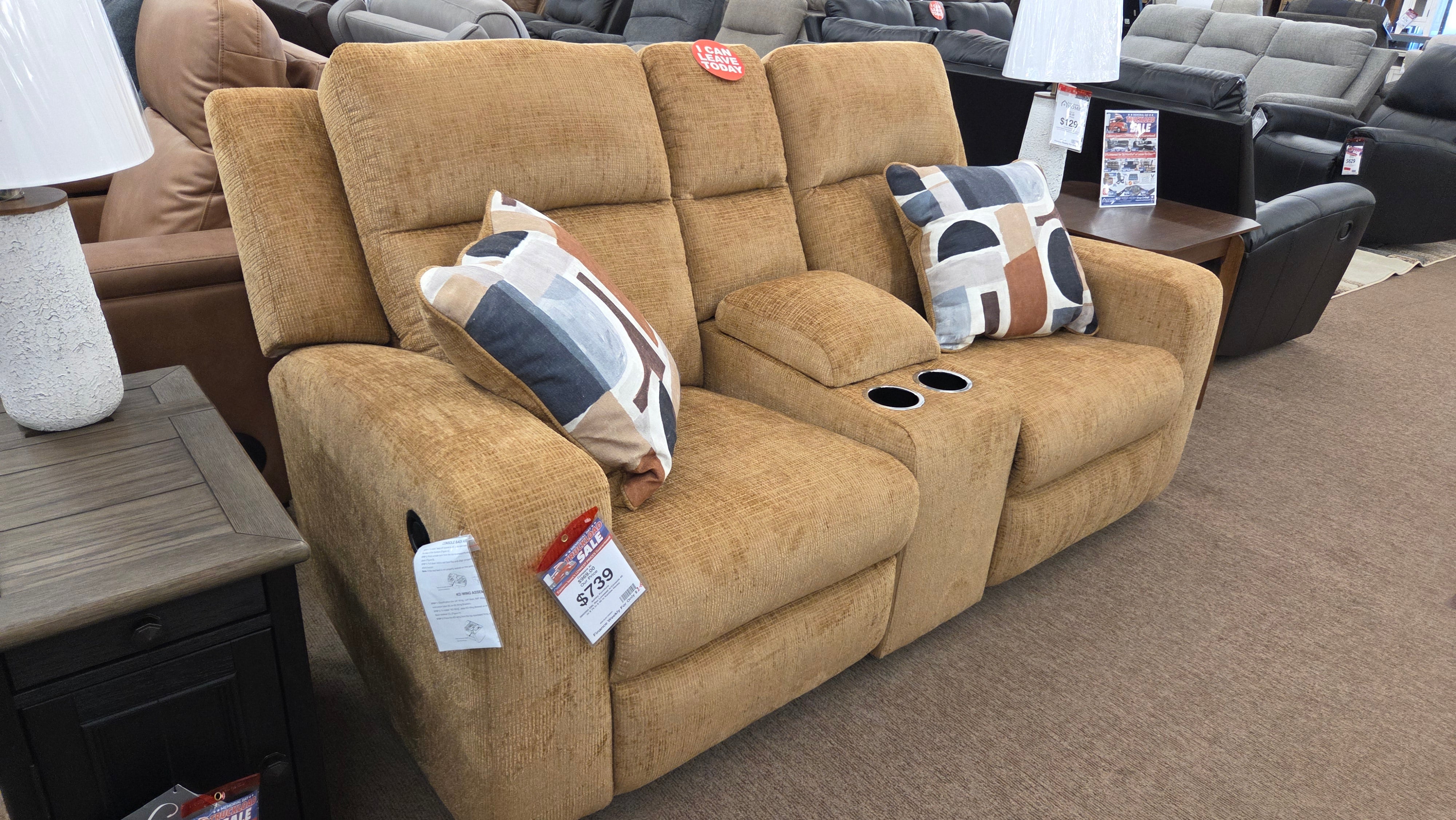 Kanlow Loveseat