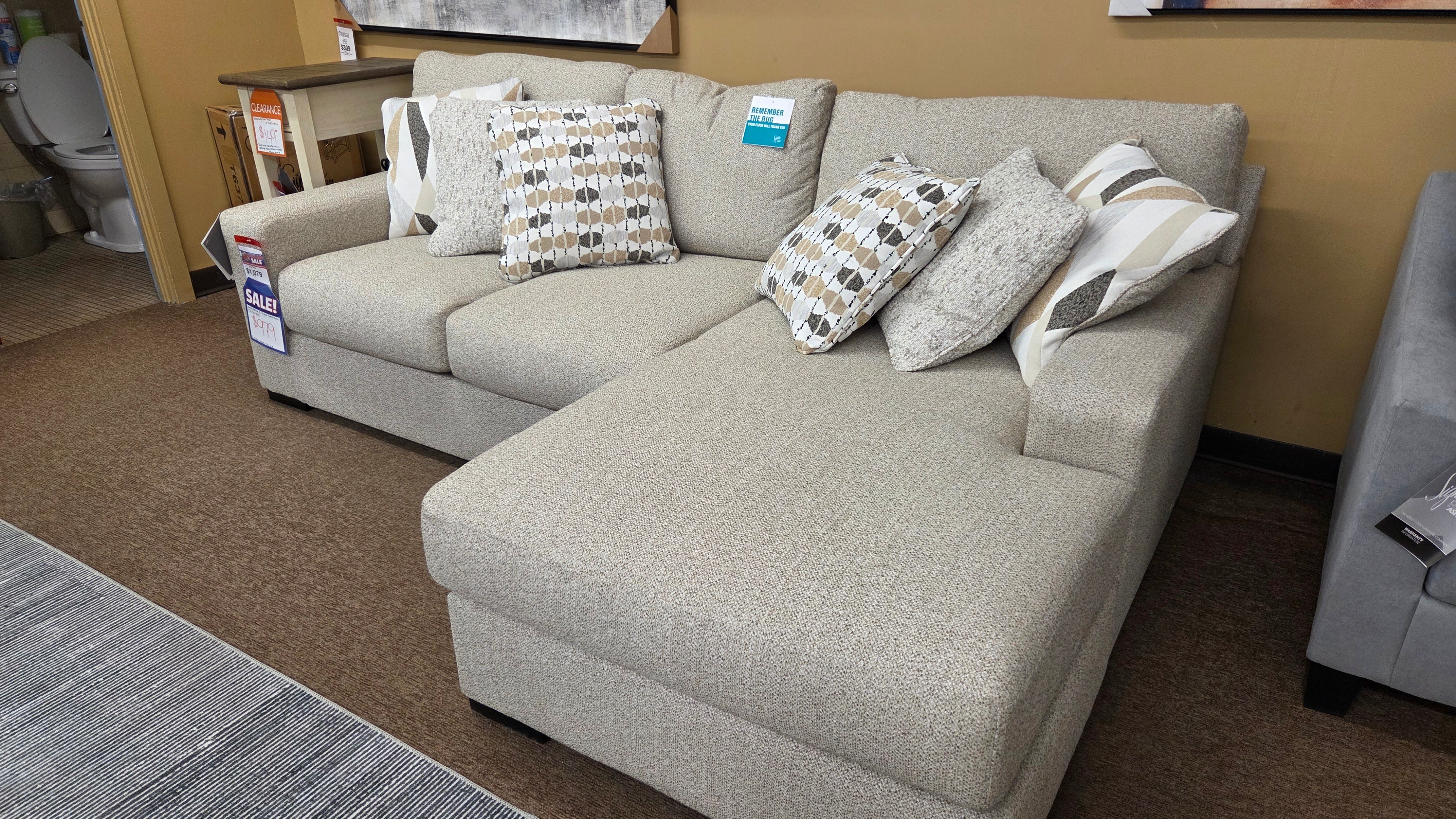 Laurelgrove 2pc sectional