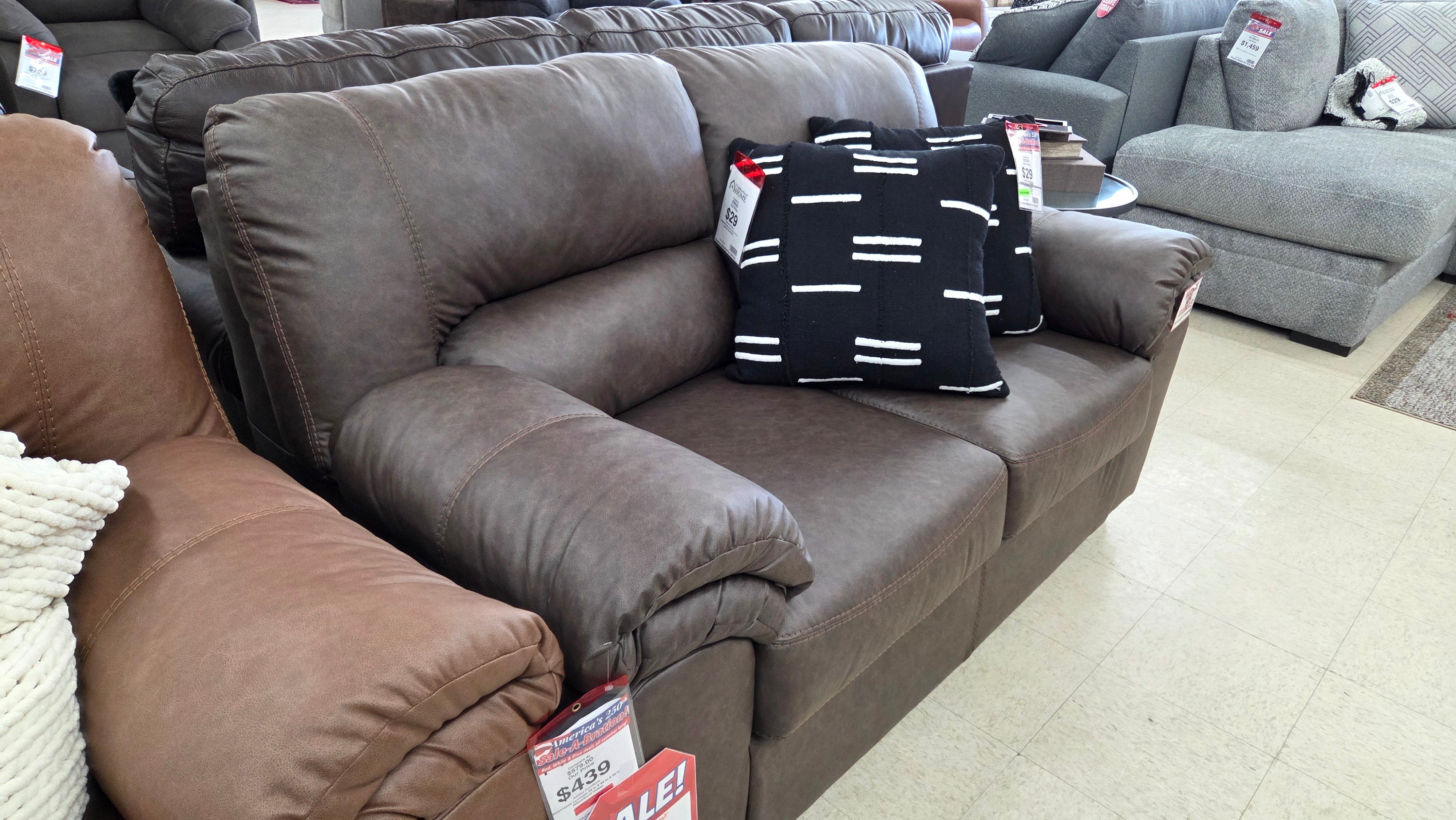 WillowBend Loveseat - umber