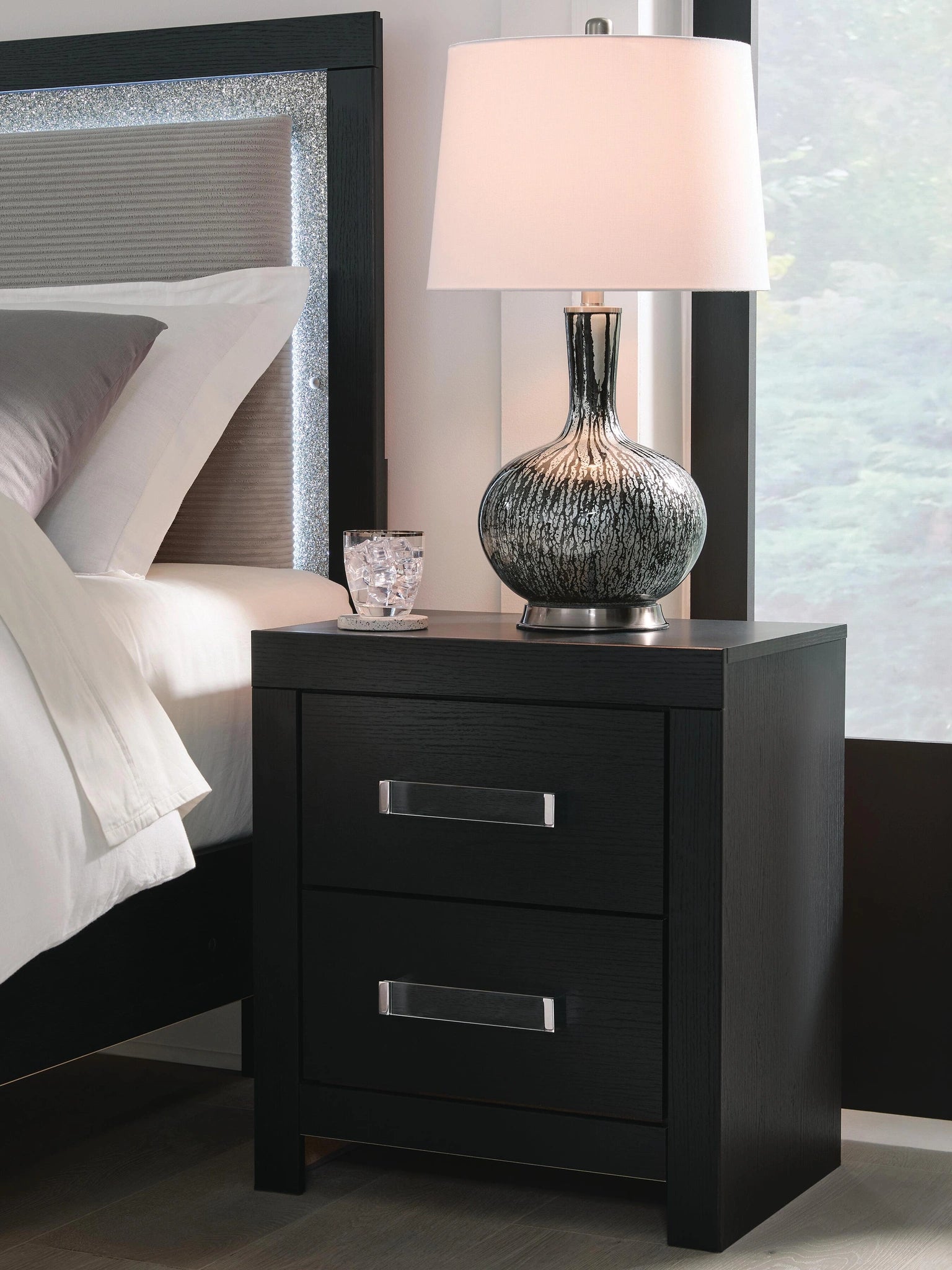 Maeling Nightstand