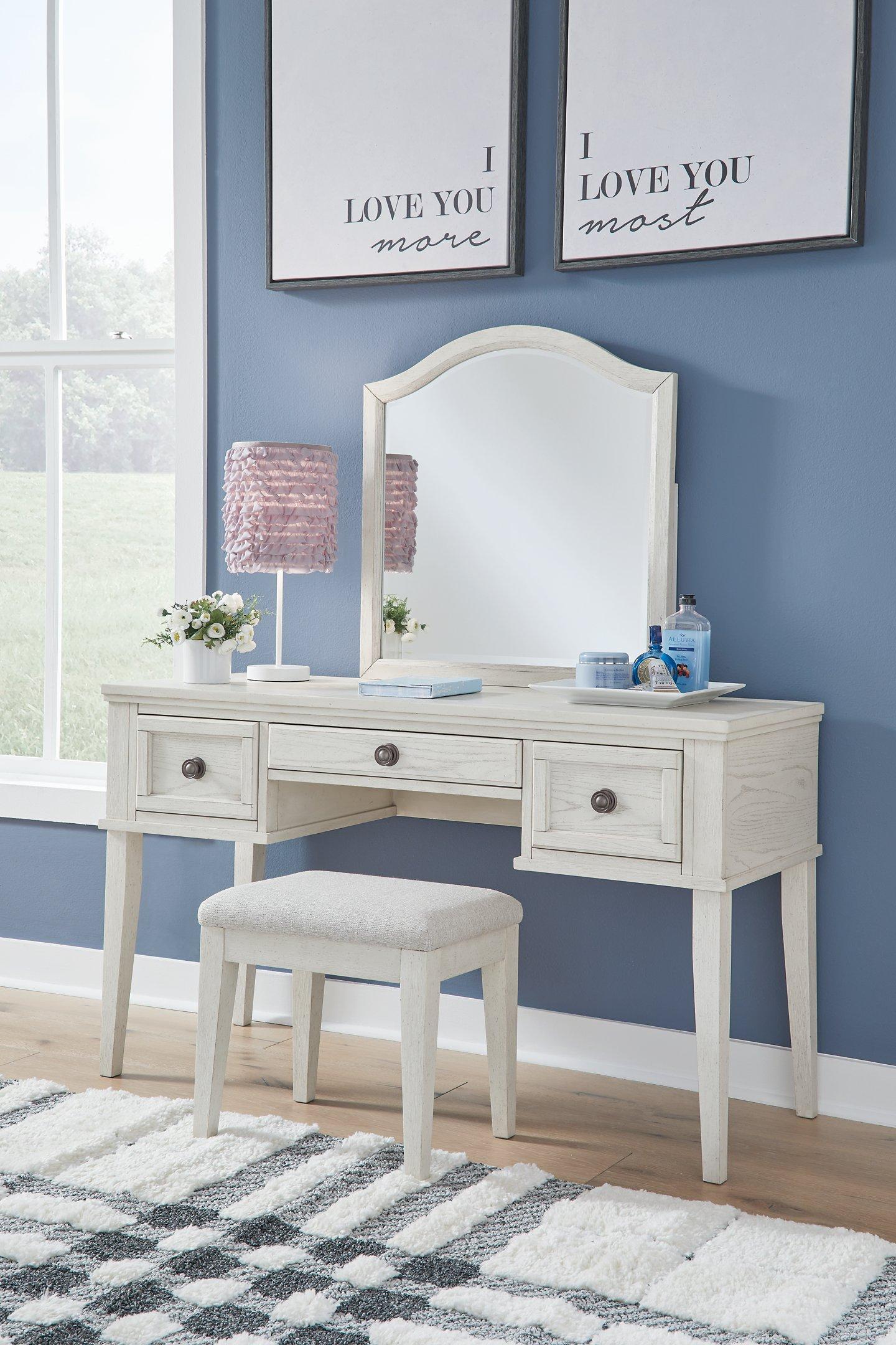 mirrored dressing table with mirror Chic It highlights a large central drawer where you can keep your jewelry and makeup tools Mirrored Vanity Table Dressing Table