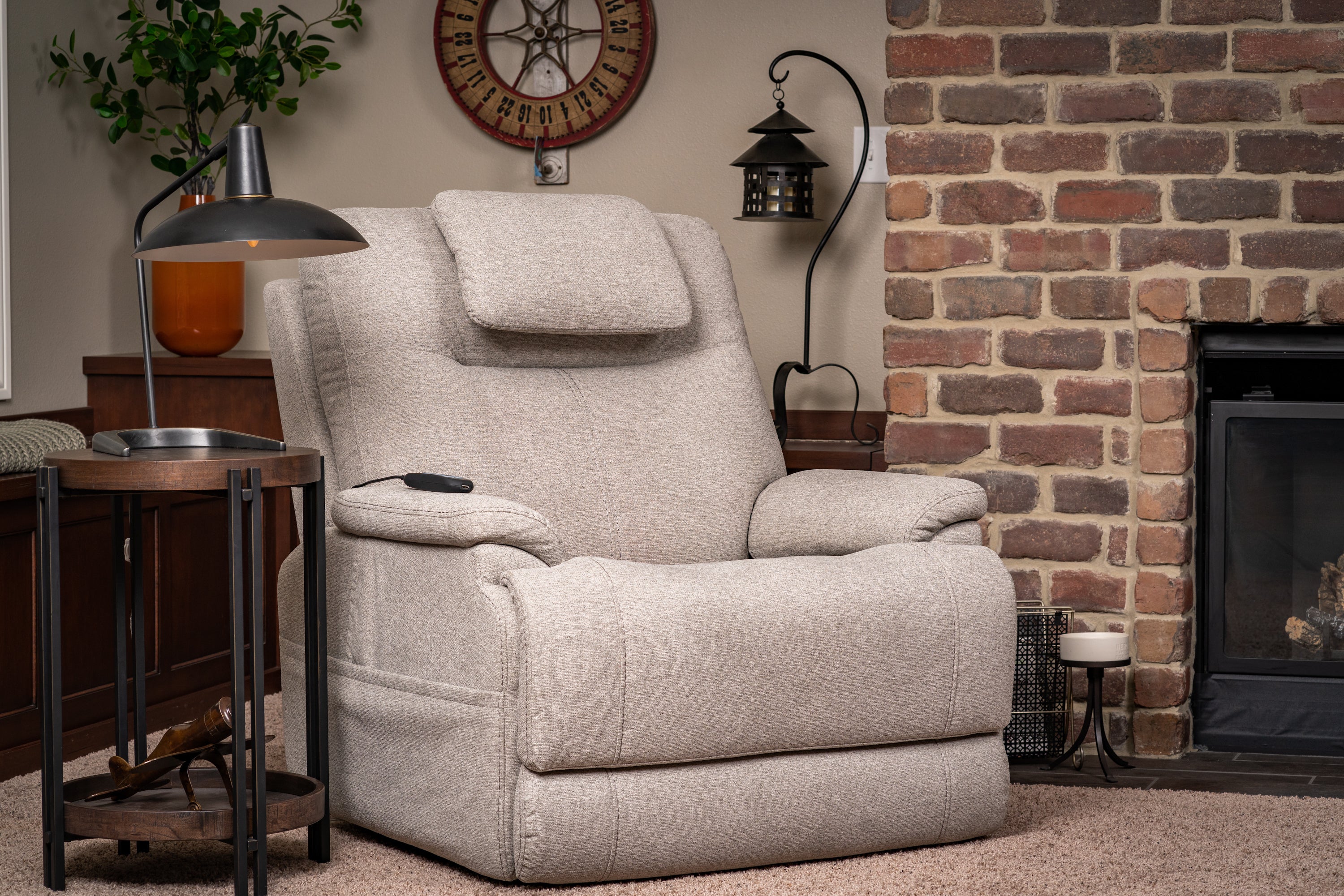 Flexsteel Zecliner Model 1 Fabric Power Recliner with Power Headrest & Lumbar in Dove 1091-50PH_352-01