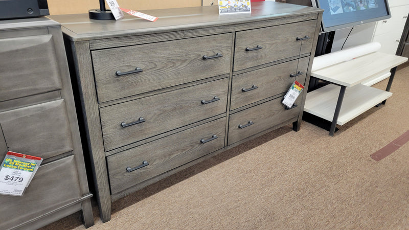 Montillan dresser