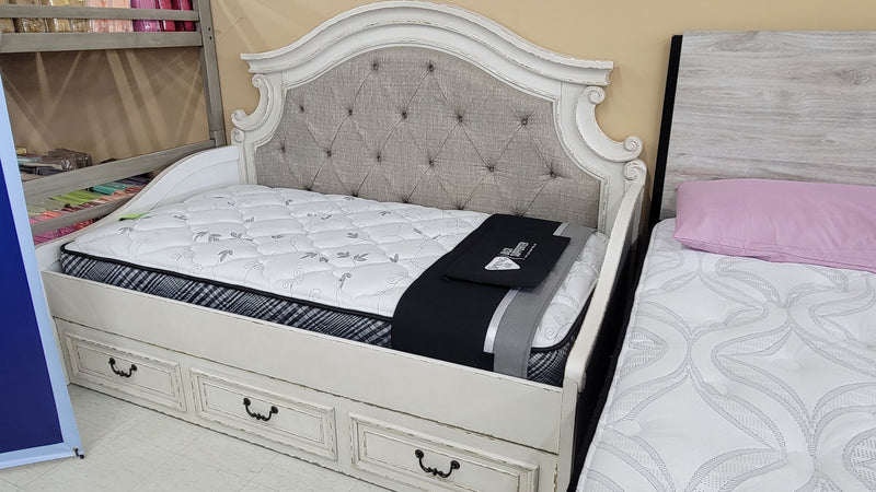 Realyn twin daybed frame