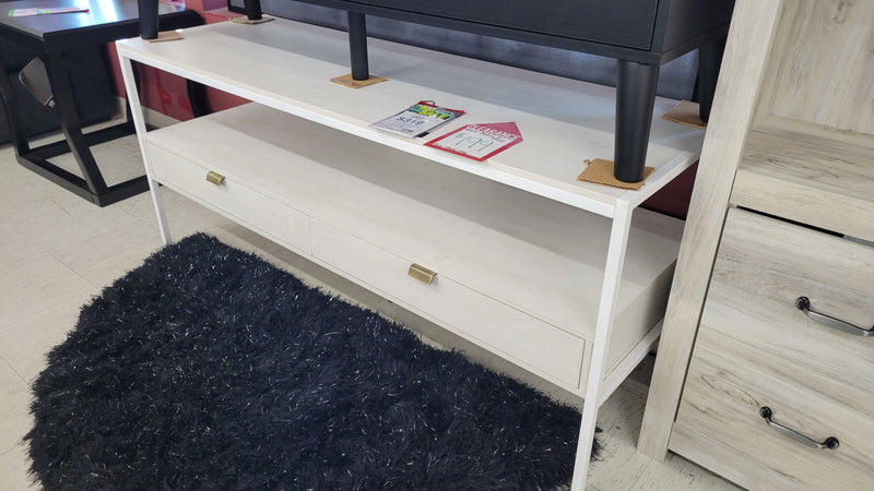 Deznee tv stand