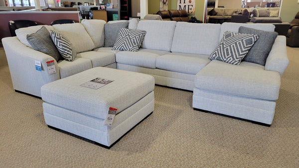 KORALYNN SECTIONAL WITH RIGHT CHAISE