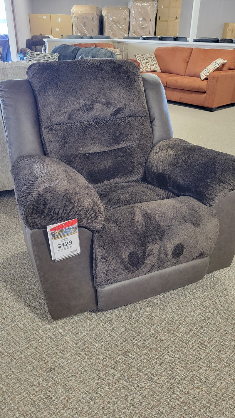 DORMAN RECLINER