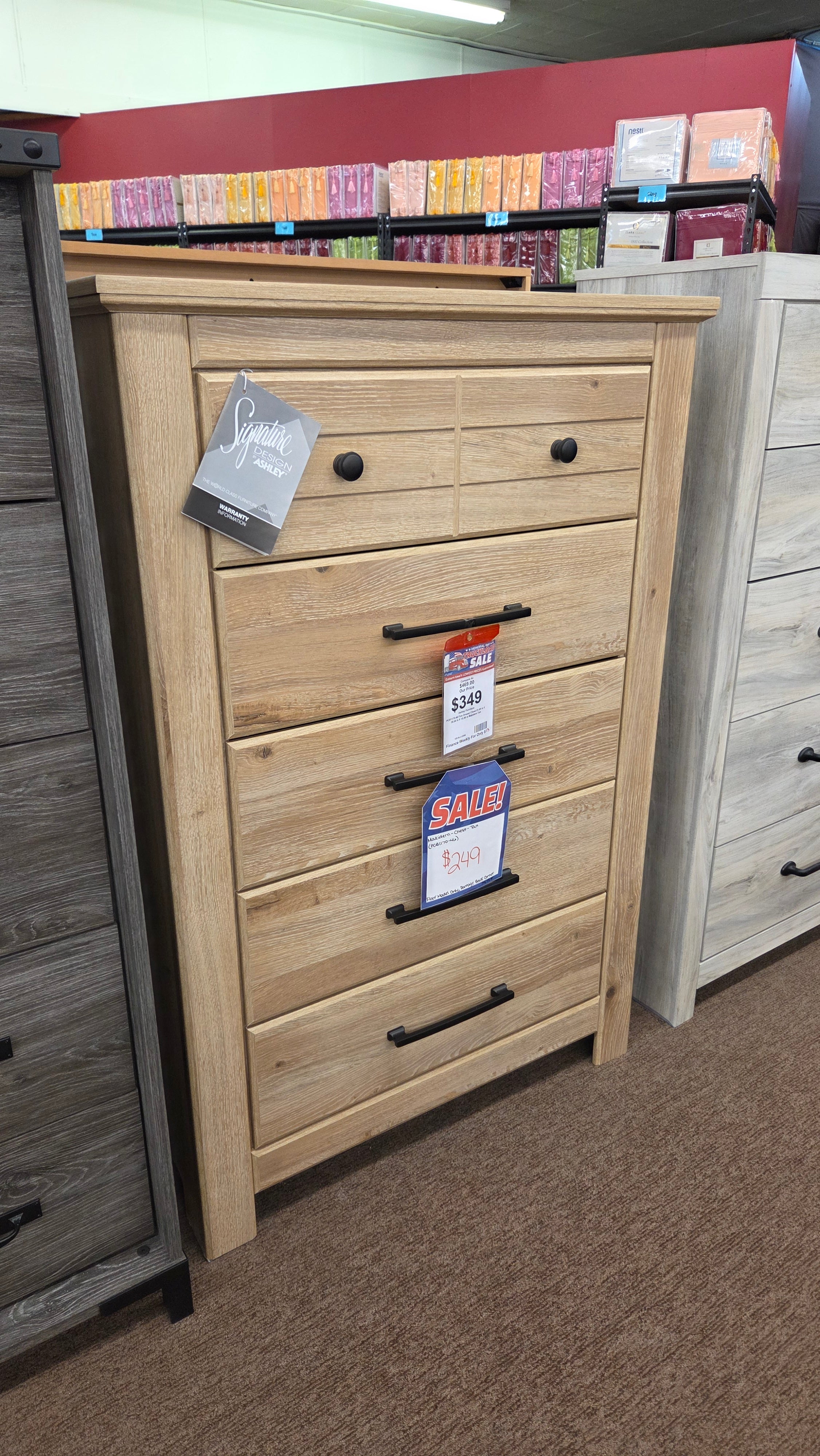 Makidern Chest