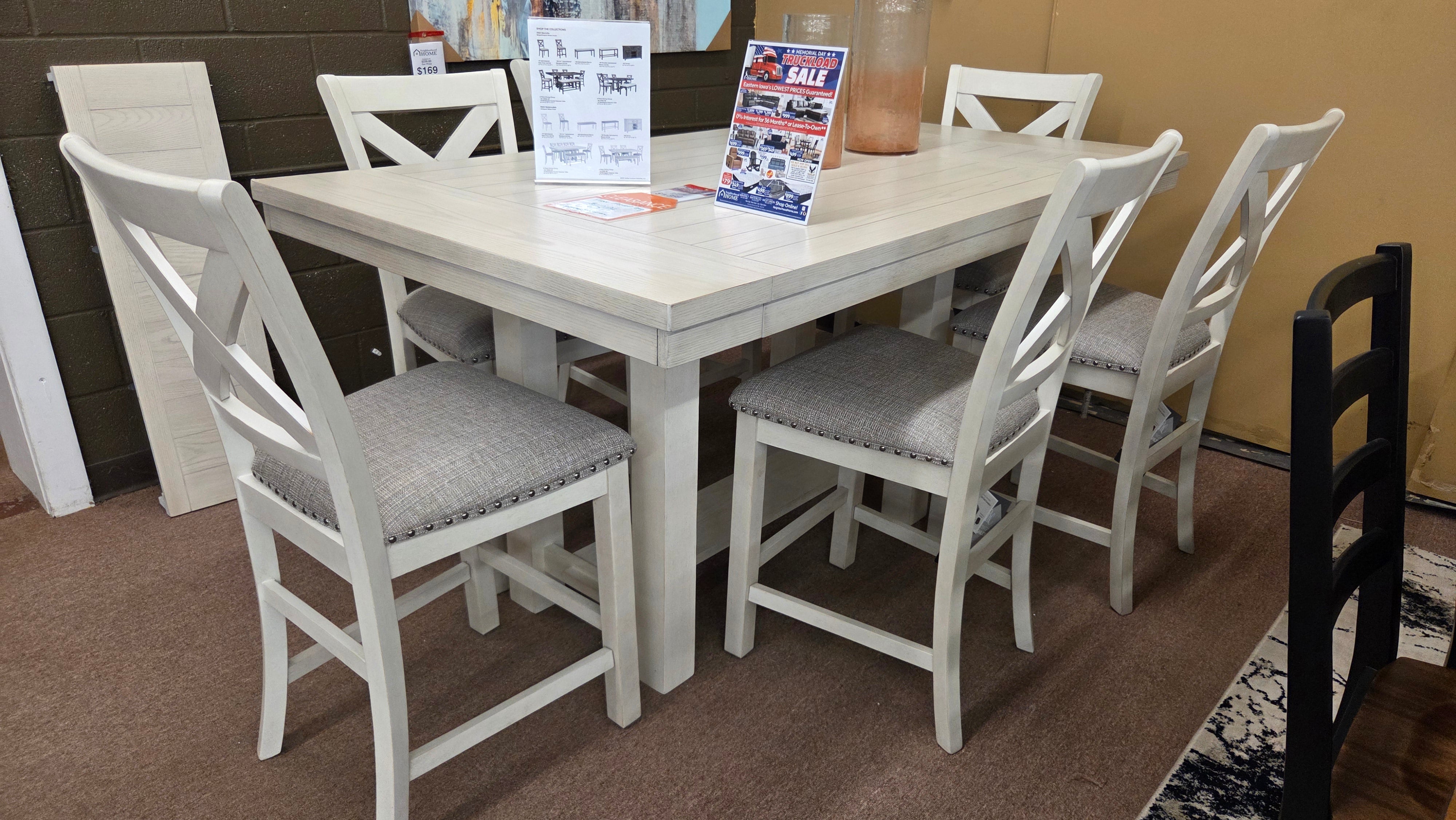 Robbinsdale table set