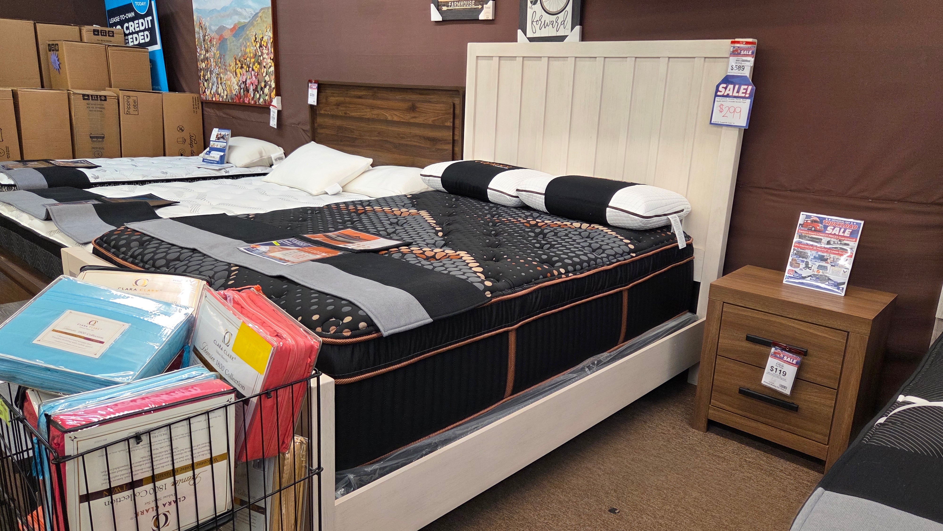 Shaybrock Queen Panel Bed