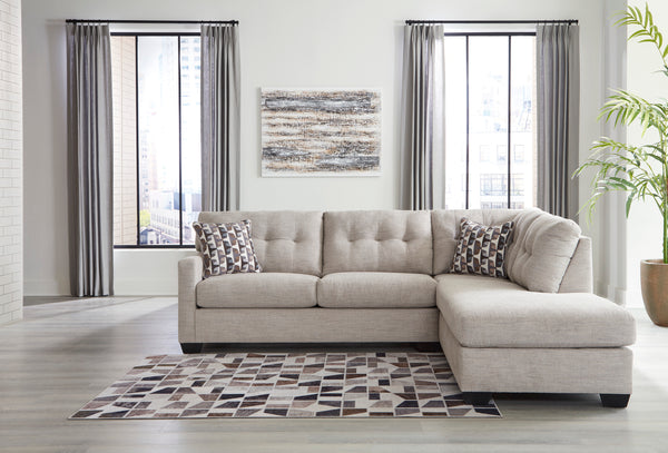 Mahoney sectional with right chaise (pebble)