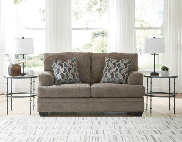 Stonemeade loveseat (nutmeg)