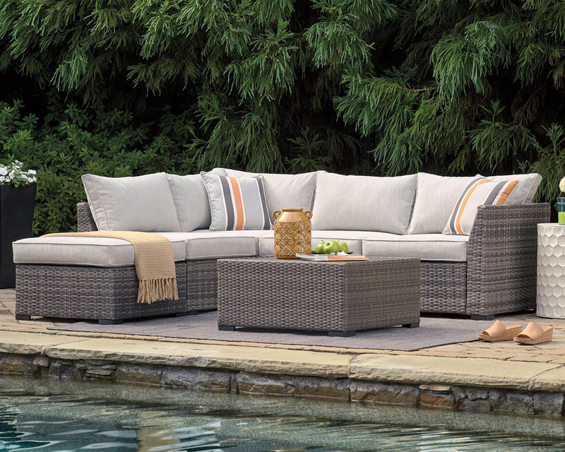 Cherry Point 4-piece Outdoor Sectional Set