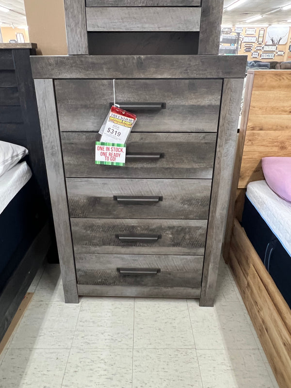 WYNNLOW GRAY FIVE DRAWER CHEST