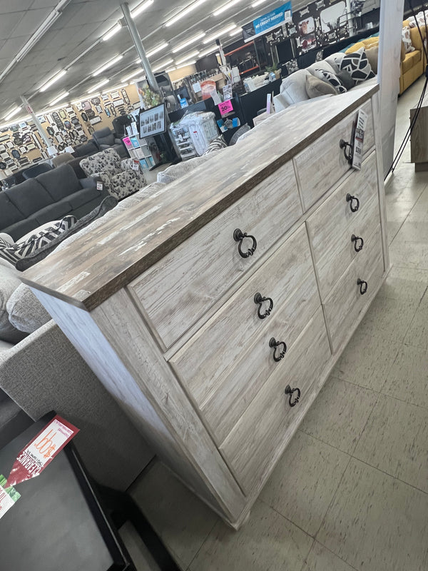 WILLOWTON DRESSER