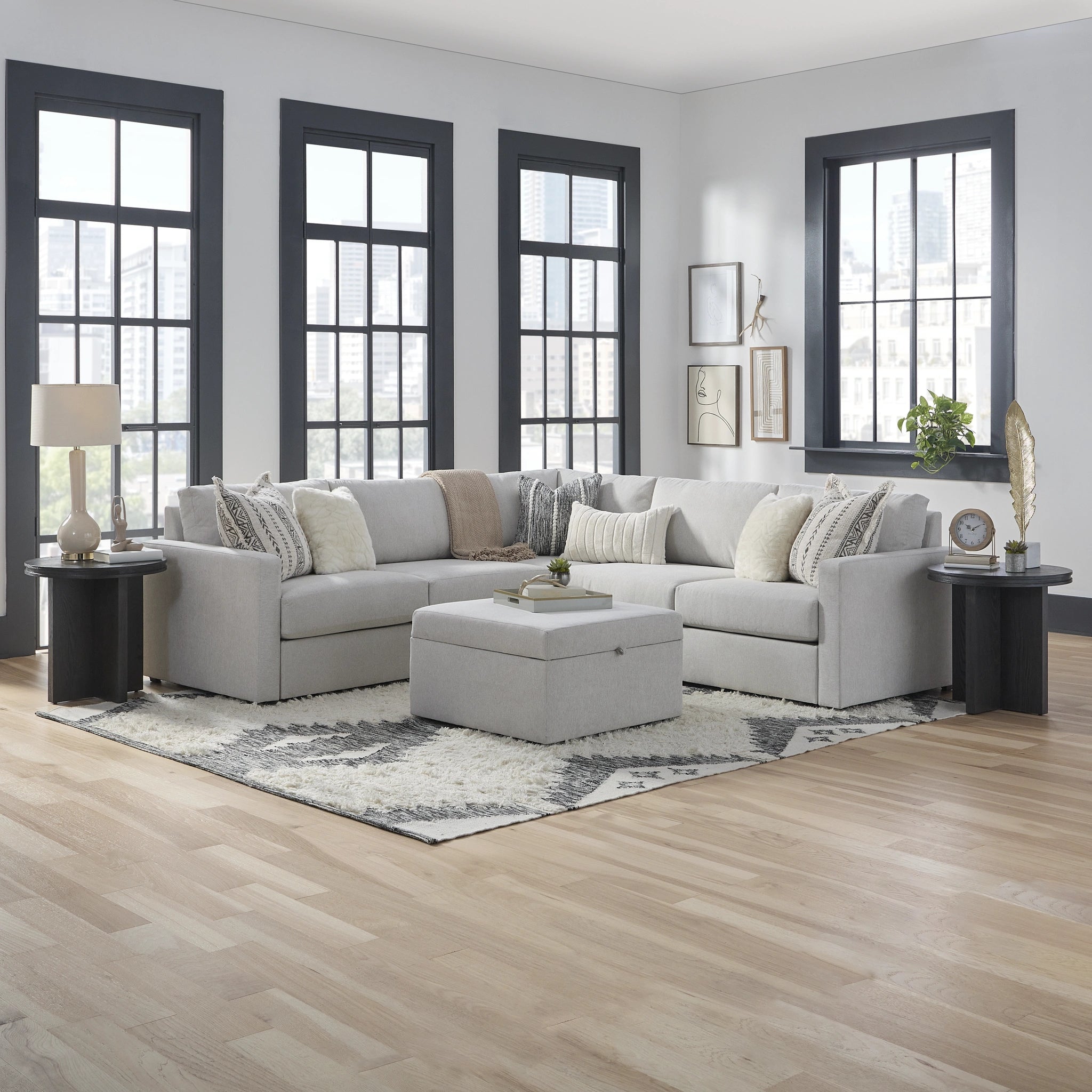 Flex 5-Seat Sectional with Standard Arm and Storage Ottoman - 5000003540