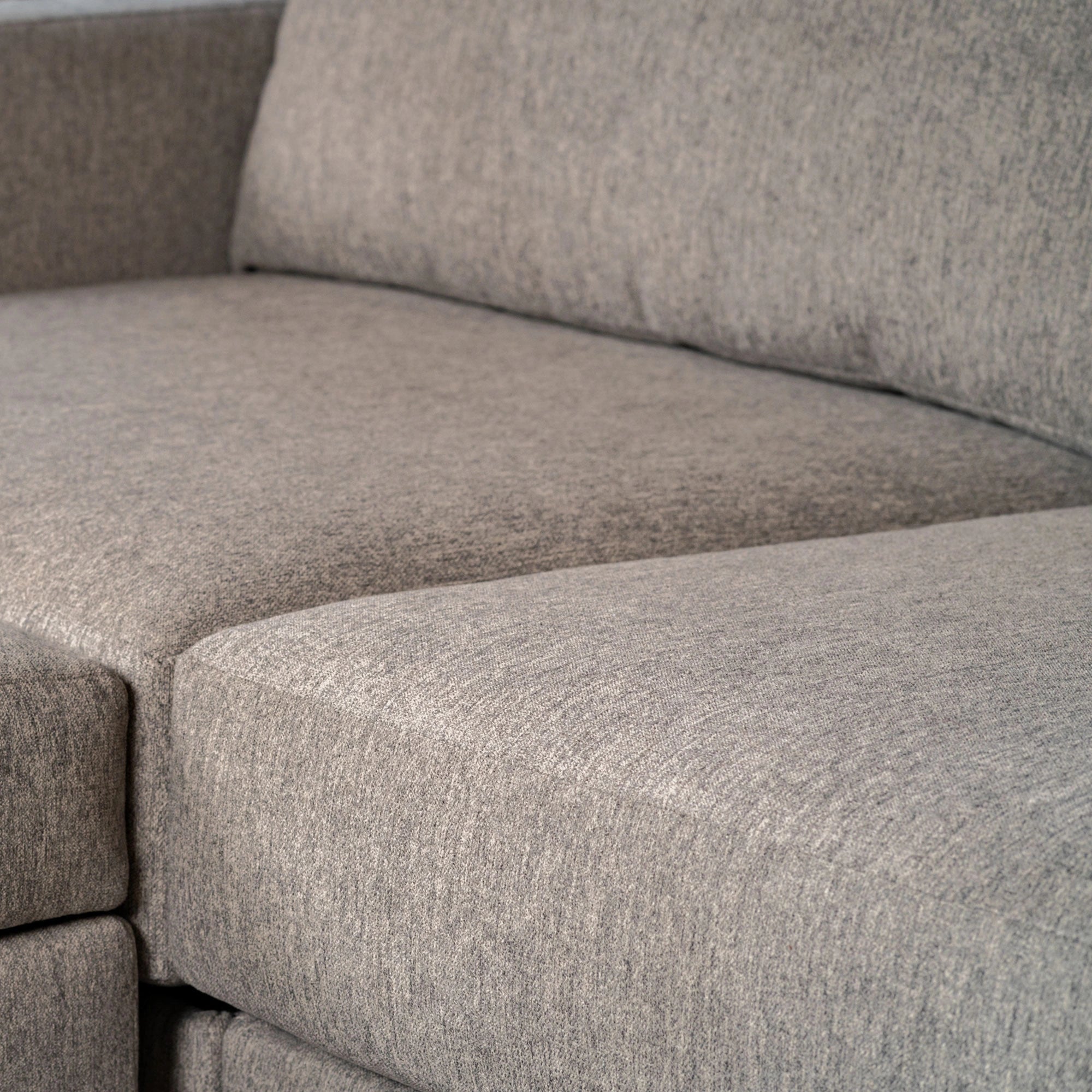Flex 6-Seat Sectional with Standard Arm - 5000003533