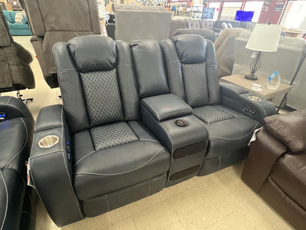 FYNE-DYME POWER RECLINING LOVESEAT W/ CONSOLE