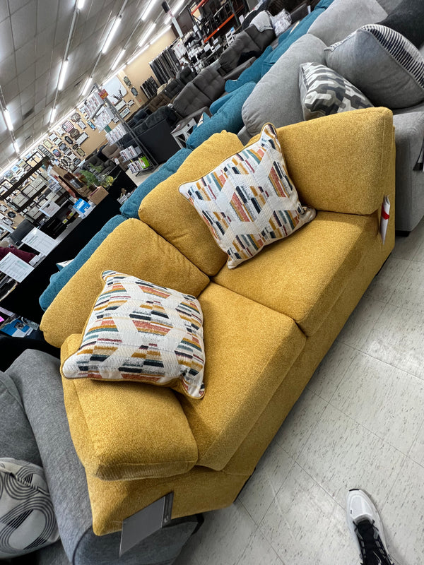 KEERWICK LOVESEAT