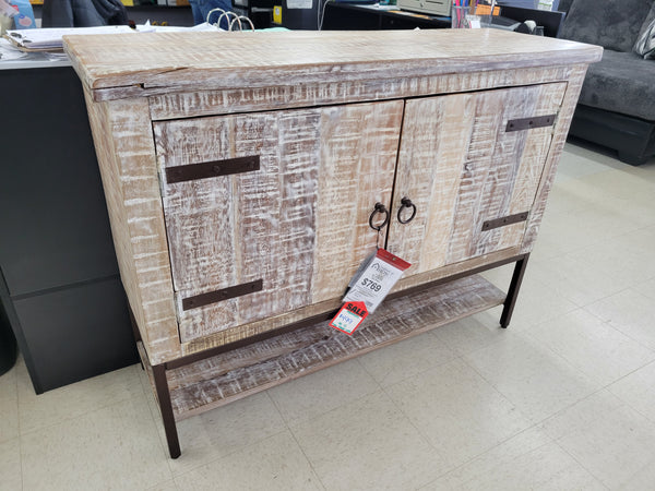 Laddford Accent cabinet